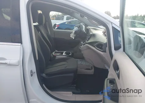 2018 Chrysler Pacifica Touring Plus z USA, uszkodzony, nr VIN 2C4RC1FG6JR165518